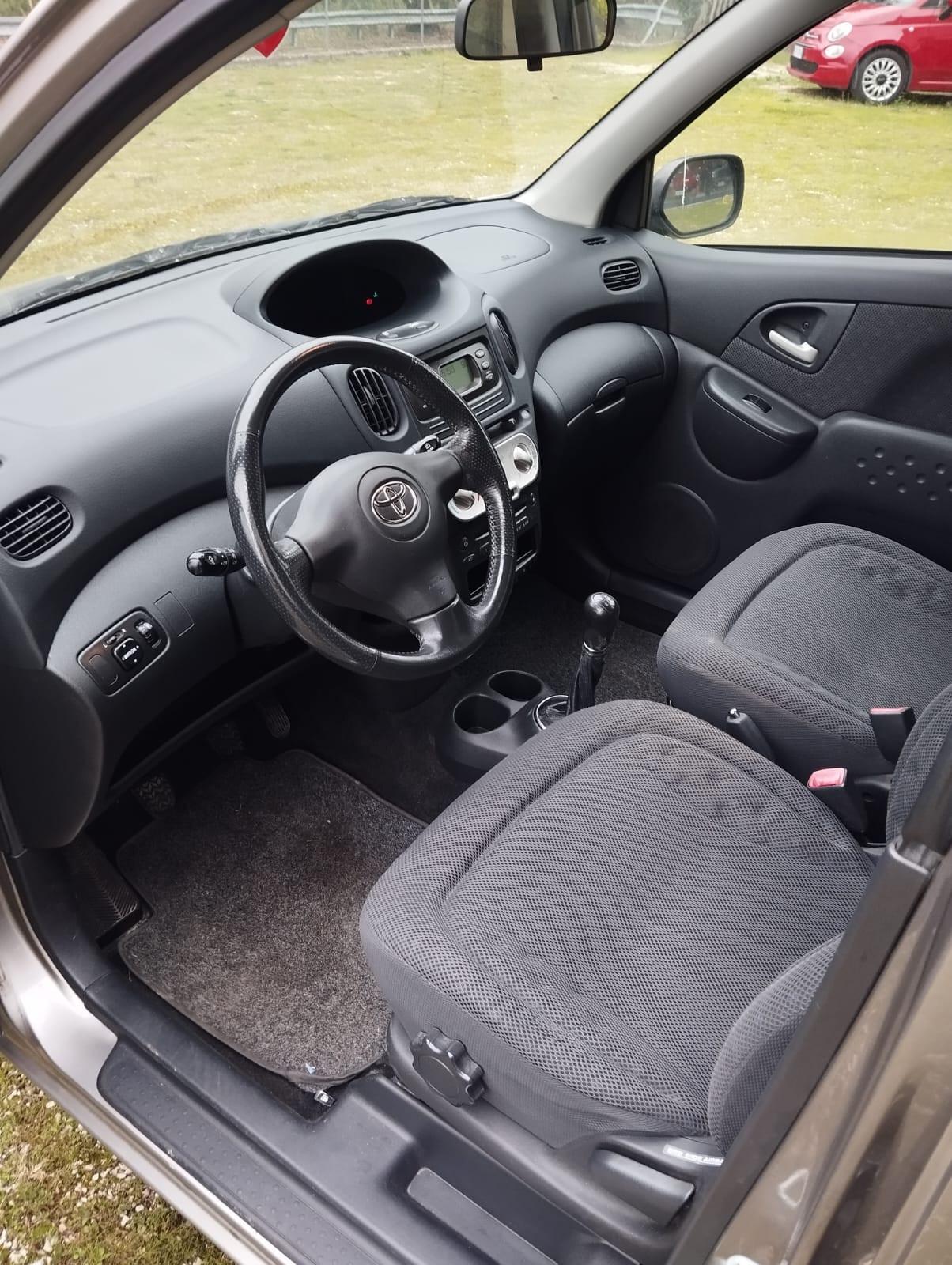 Toyota Yaris Verso 1.3i 16V cat Sol