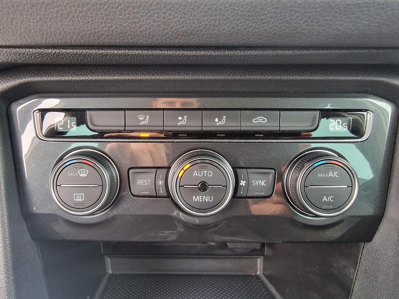 Volkswagen Tiguan 2.0 TDI SCR DSG 4MOTION Business BMT