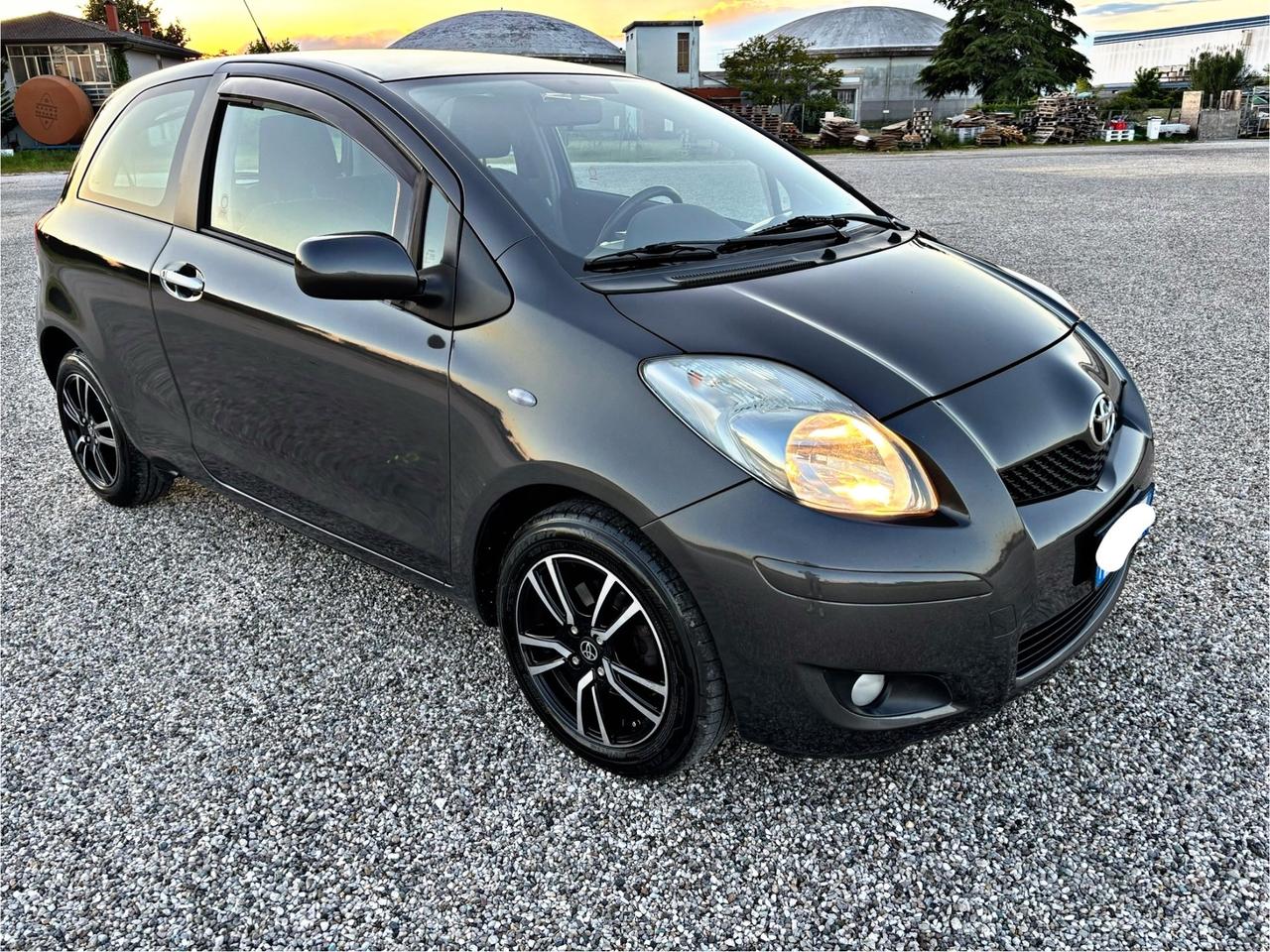 Toyota Yaris 1.3 Dual VVT-i 100cv Neopatentati 2010