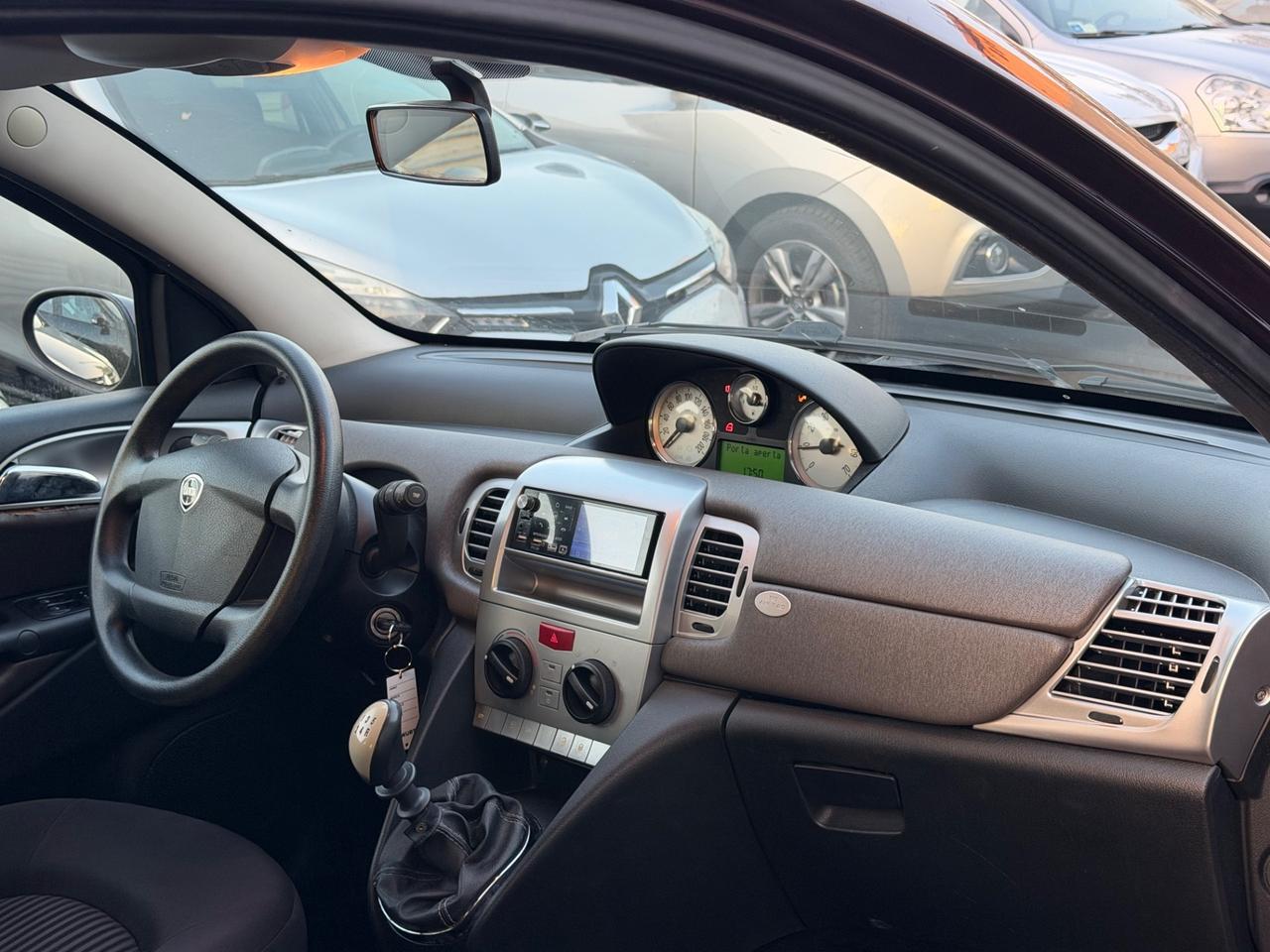 Lancia Ypsilon 1.2 Versus