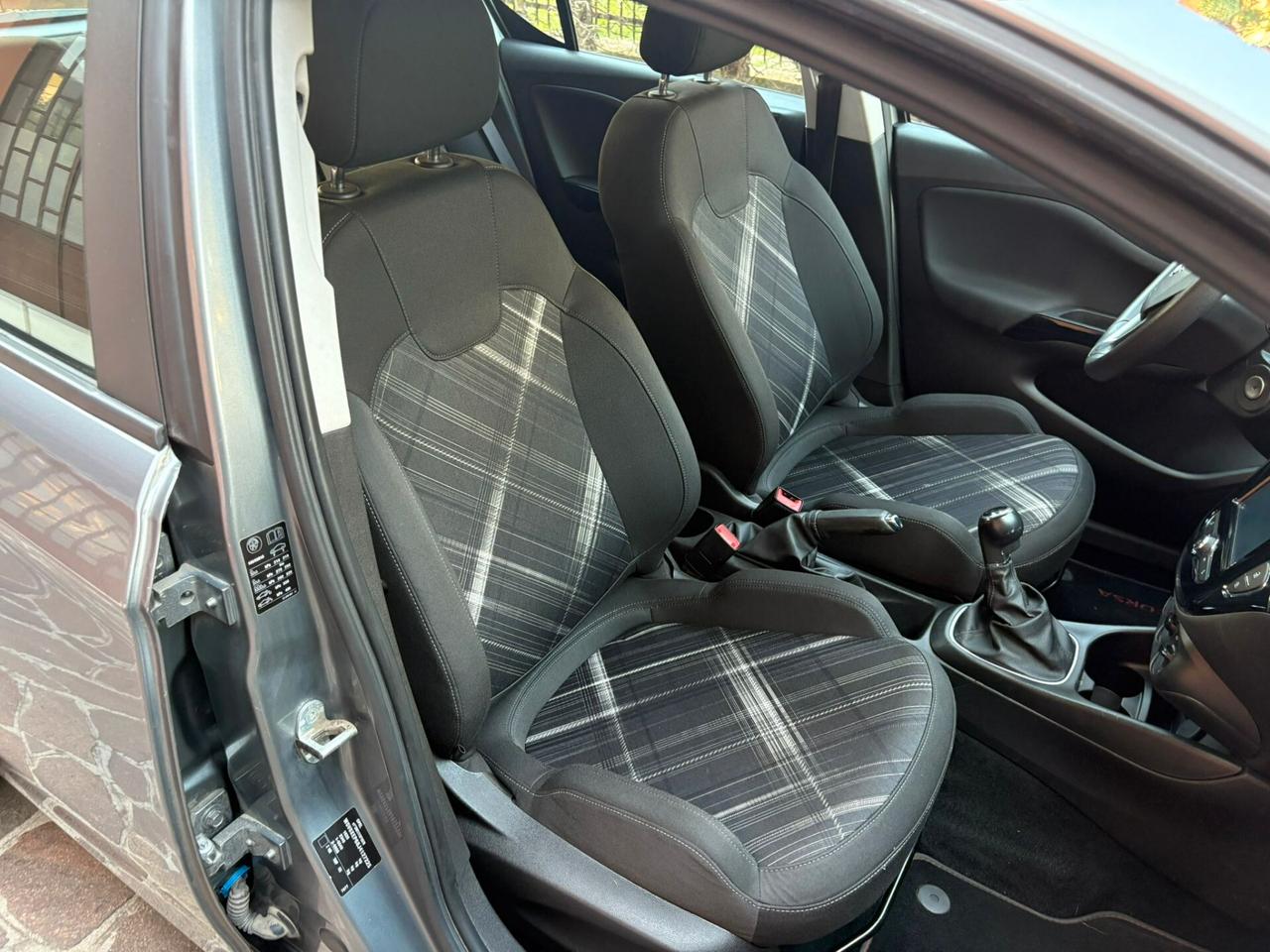 Opel Corsa 1.2 5 porte