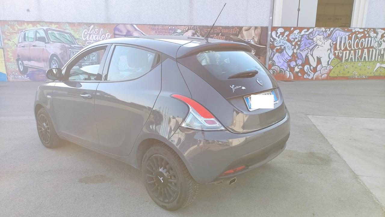 Lancia Ypsilon 1.2 69 CV 5 porte GPL Ecochic Gold NEOPATENTATI - 2015