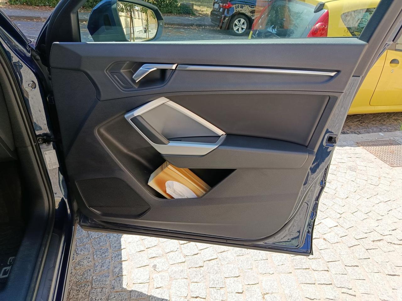Audi Q3 2.0 TDI Business #6230