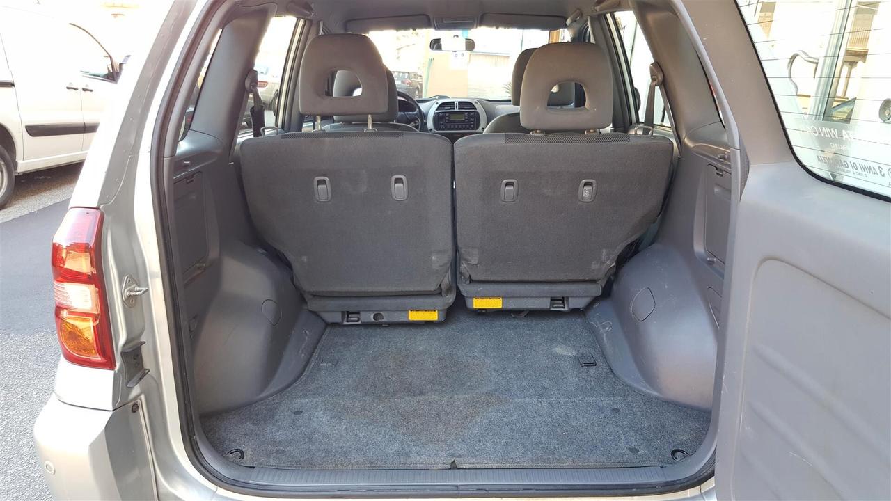 Toyota RAV 4 RAV4 2.0 Tdi D-4D cat 5 porte Sol