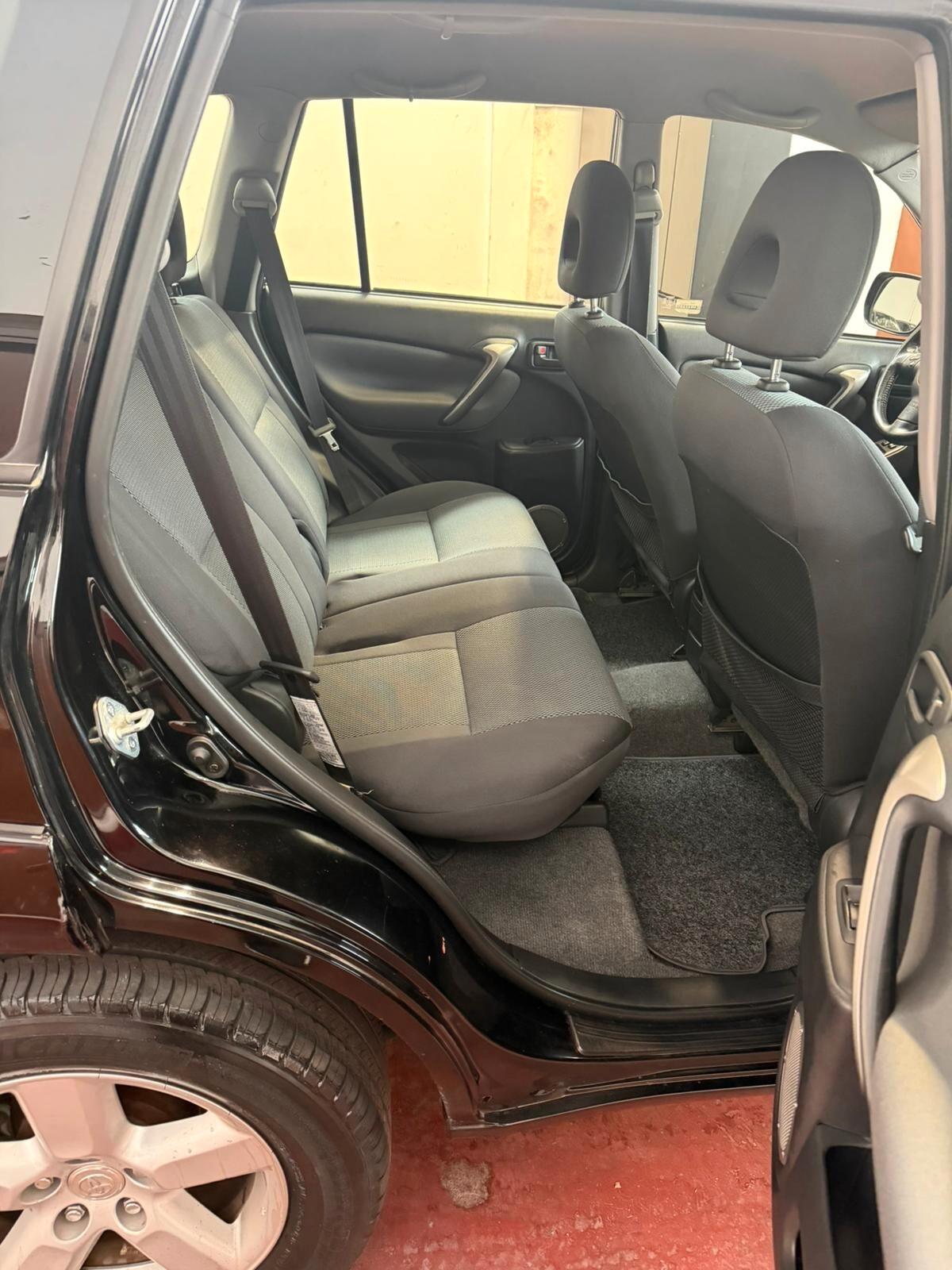 Toyota RAV 4 RAV4 2.0 16V cat 5 porte Sol BENZINA