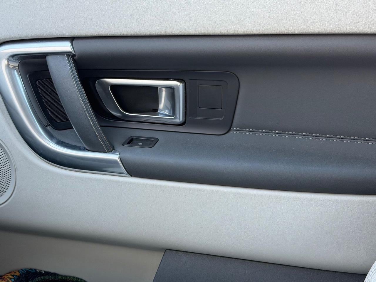 Land Rover Discovery Sport 2.0 TD4 HSE #10320