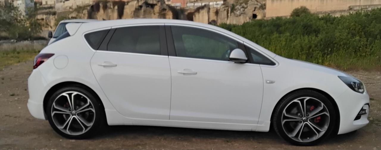 Opel Astra 2.0 BiTurbo CDTI 195CV S&S 5 porte