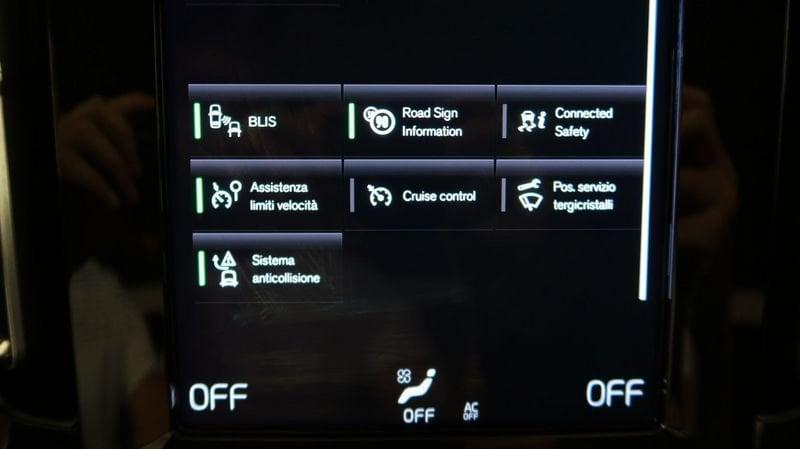 Volvo XC40 Recharge T4 Plug-in Hybrid auto Recharge Inscription Expression