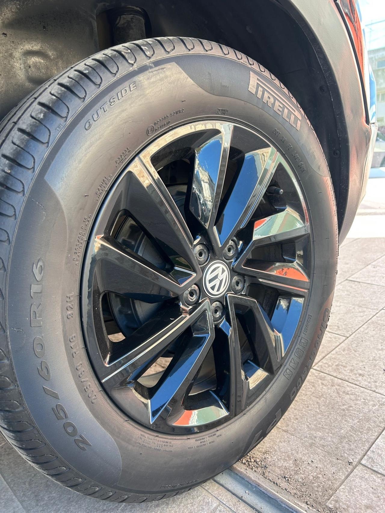 Volkswagen T-Cross 1.6 TDI DSG-2020 !TOTAL BLACK!