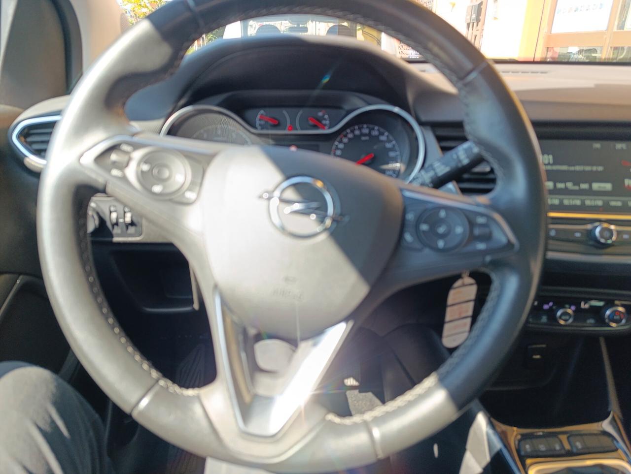 Opel Crossland 1.2 benzina Elegance