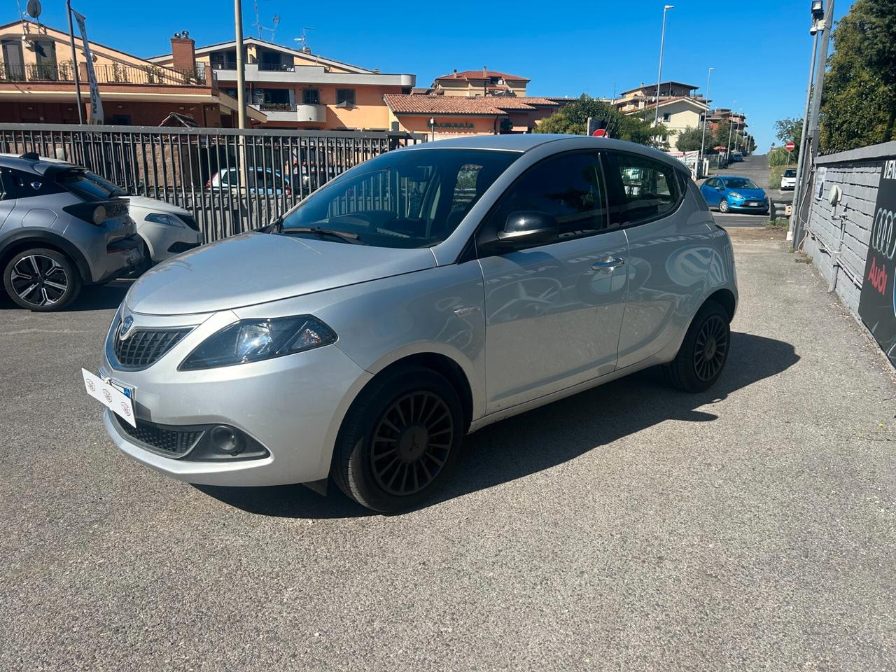 Lancia Ypsilon 1.0 FireFly 5 porte S&S Hybrid Ecochic Gold