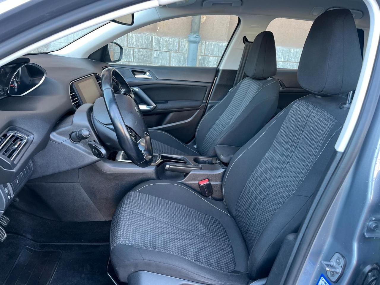 Peugeot 308 2018 SW SW 1.5 bluehdi Business-EURO 6