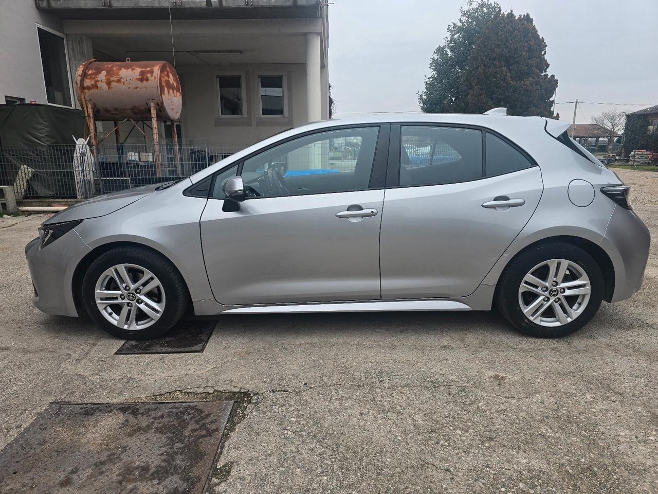 Toyota Corolla 1.8 Hybrid Style