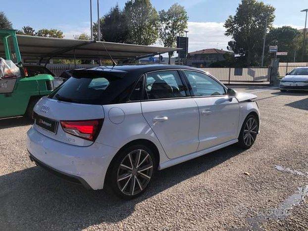 Audi A1 auto incidentata