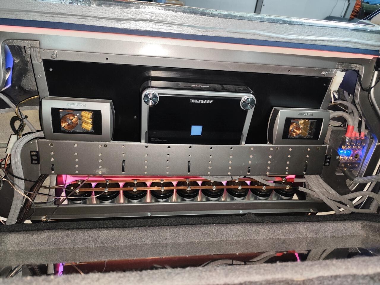 Volkswagen New Beetle AUTO DEMO SOUND QUALITY BRAND ALPINE WRAPPATA