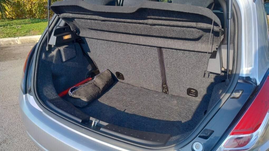 Lancia Ypsilon 1.2 69 CV 5 porte GPL Ecochic Gold