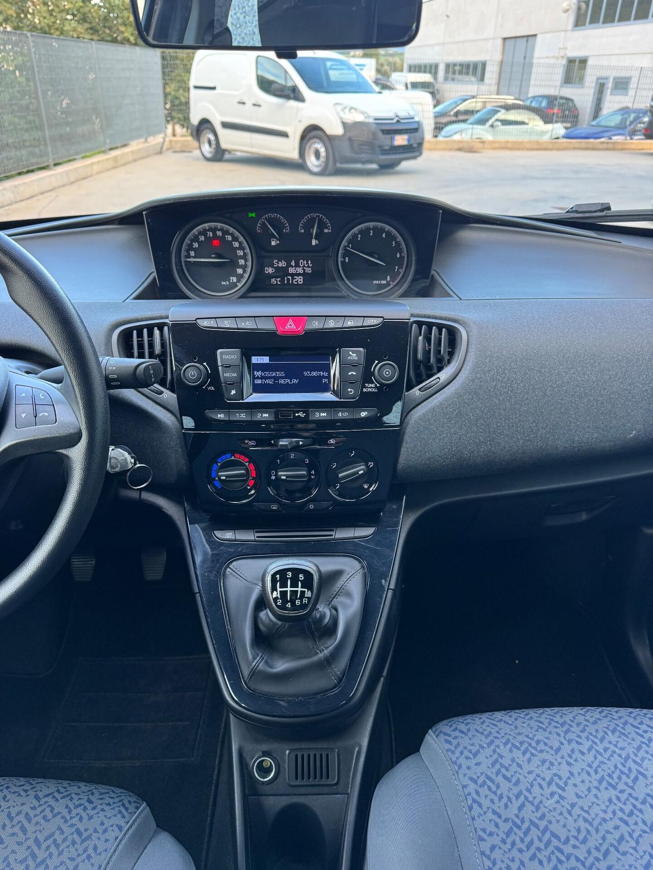 Ypsilon 1.0 FireFly 5 porte S&S Hybrid Silver