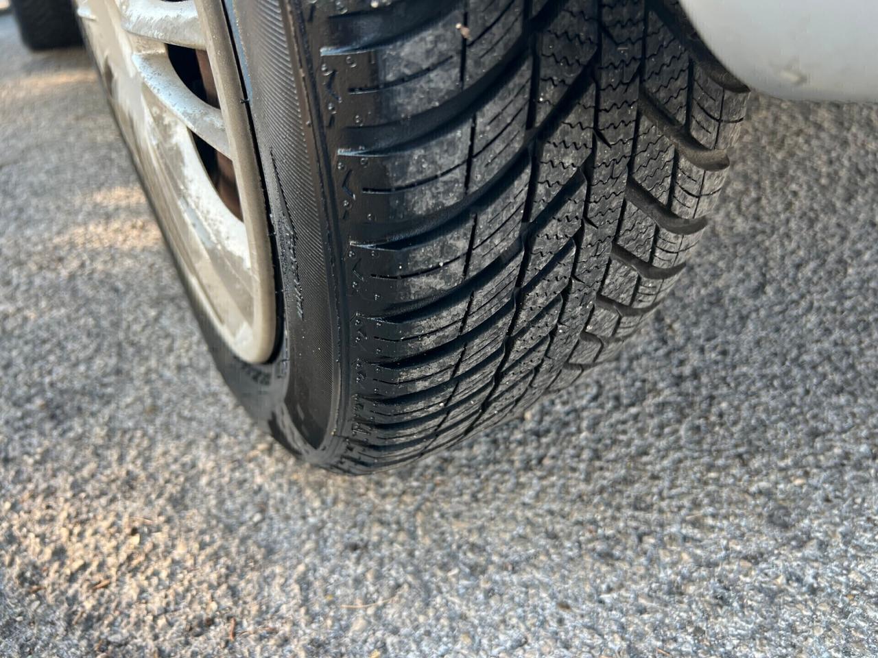 Lancia Ypsilon 1.3 MJT 75 CV Oro Giallo