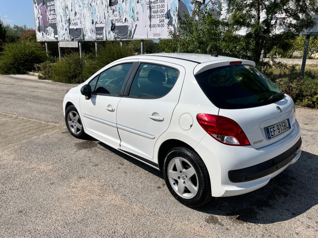 Peugeot 207 1.4 HDi 70CV 5p. Active neopatentato unico proprietario