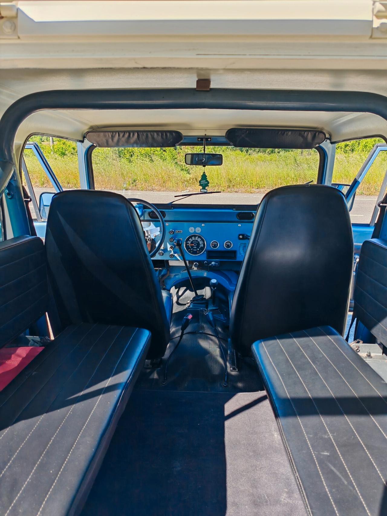Jeep Wrangler CJ-7 (STUPENDA)