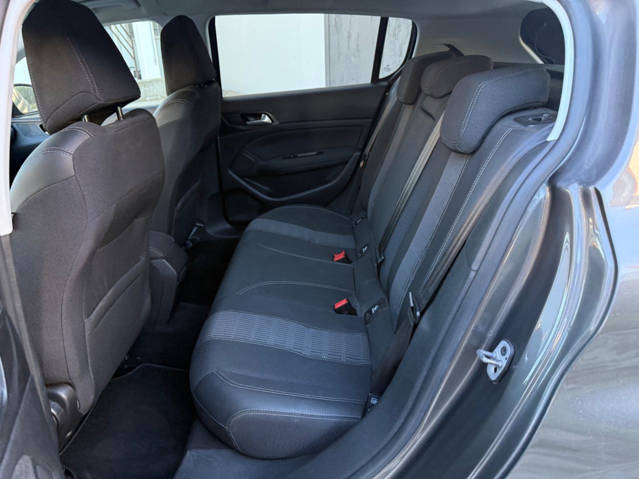 Peugeot 308 1.2 Turbo Benzina POCHI KM 2021 NEOPAT