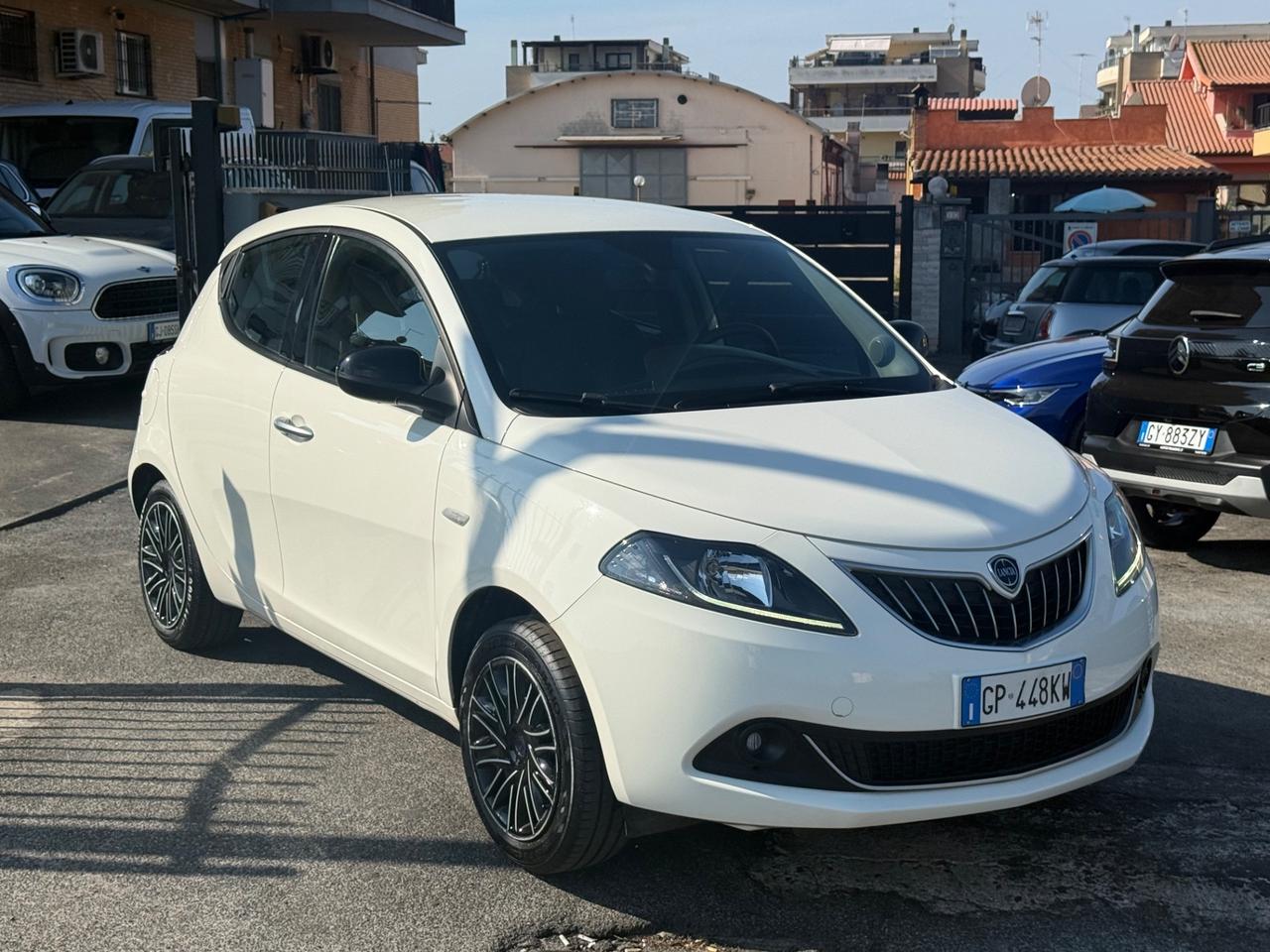 Lancia Ypsilon 1.0 FireFly Hybrid Gold Plus Bianca