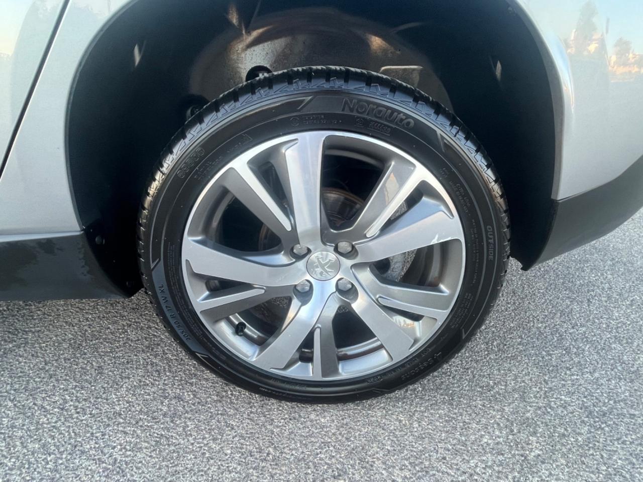 Peugeot 2008 BlueHDi 100 Allure Unipro 2015