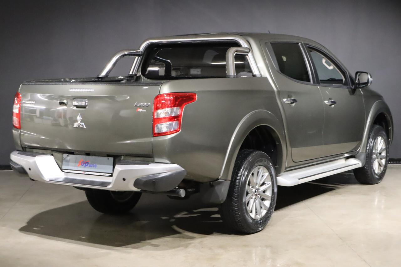 Mitsubishi L200 2.4 DI-D 180 CV DoCab solo 17500 KM