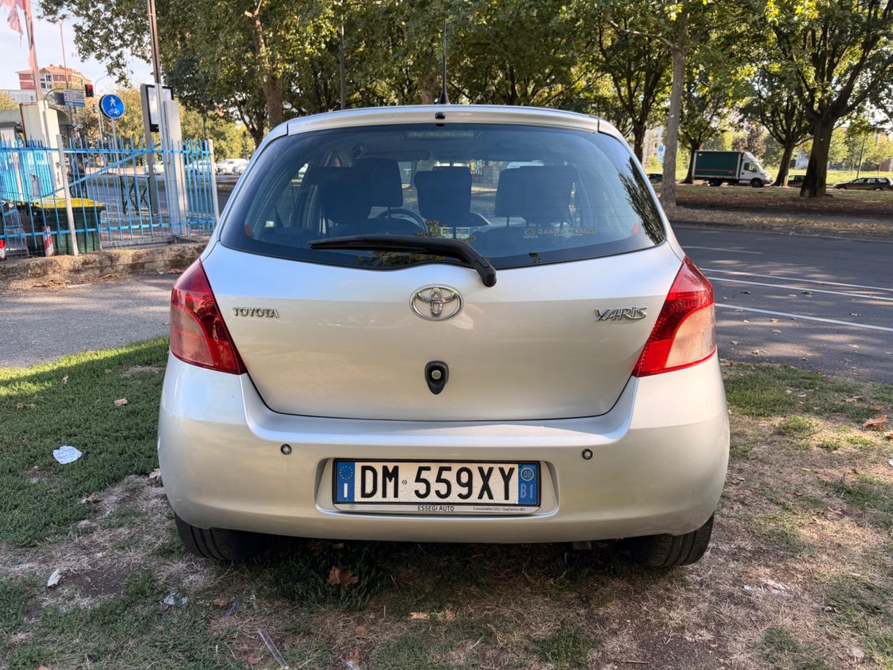 Toyota Yaris 1.3 Benz 5 porte Sol *OK NEO PATENTATI*