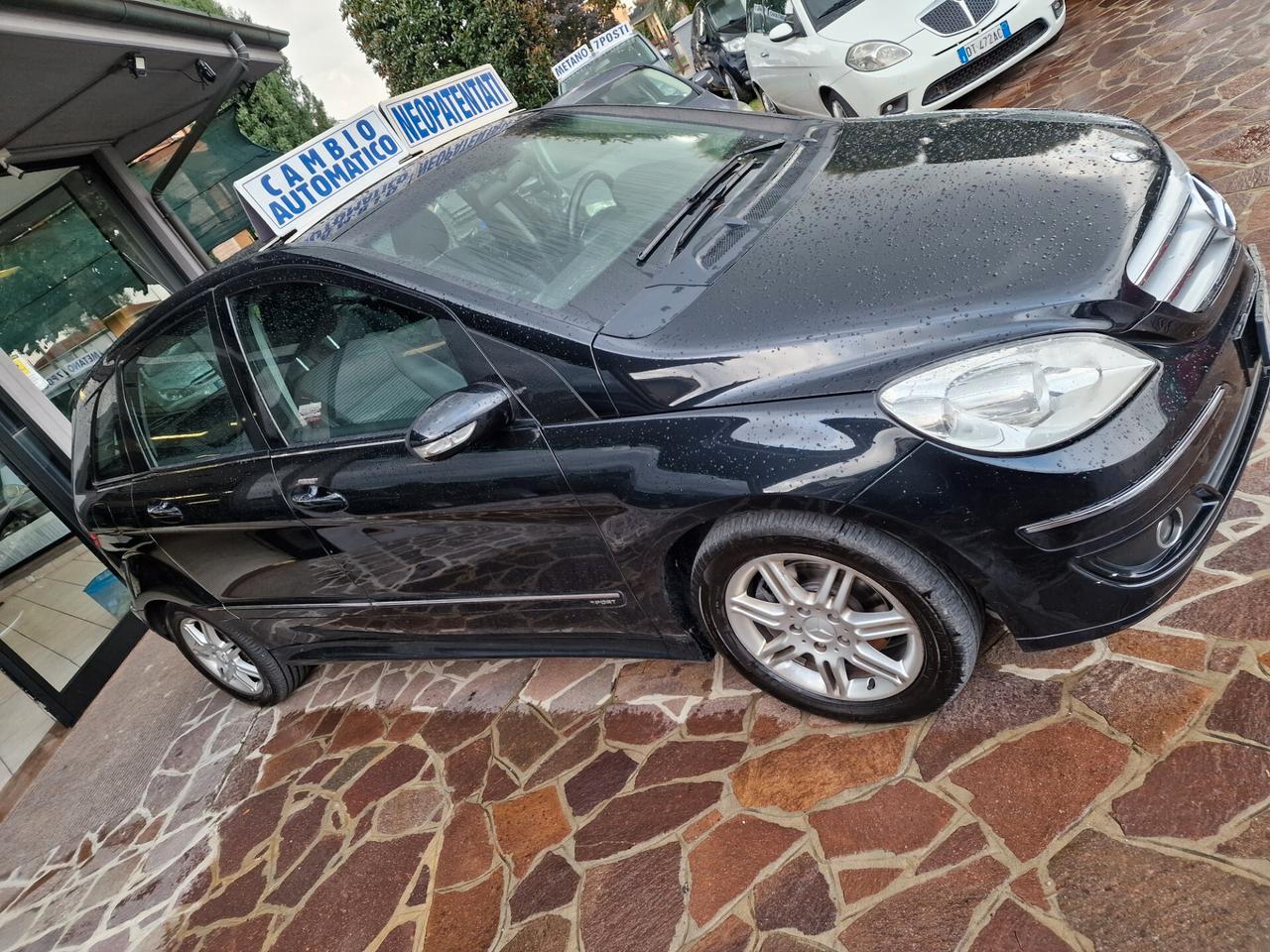 Mercedes-benz B 200 CDI PER NEOPATENTATI E CAMBIO AUTOMATICO