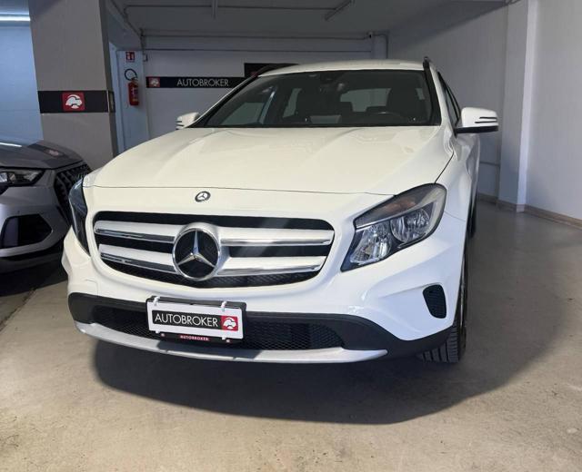 MERCEDES-BENZ GLA 180 d Automatic Premium