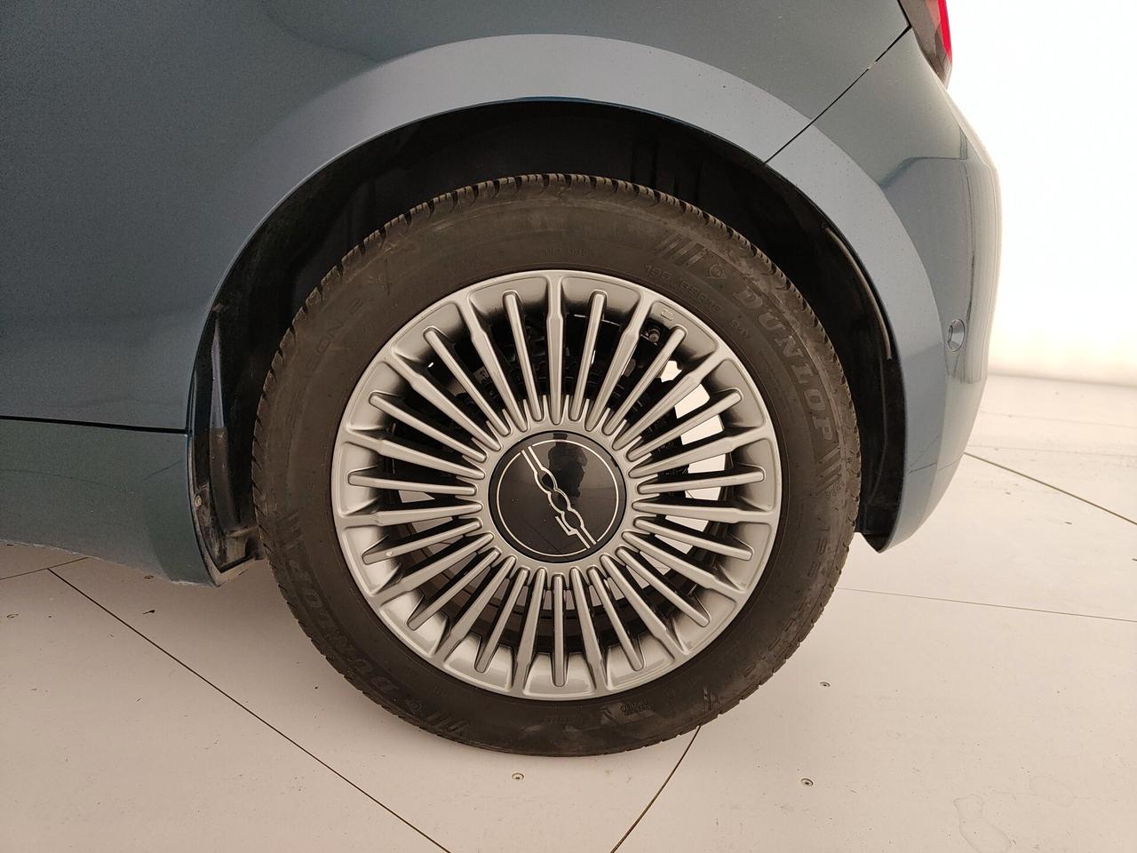 Fiat 500 500e Berlina 42 kWh Icon