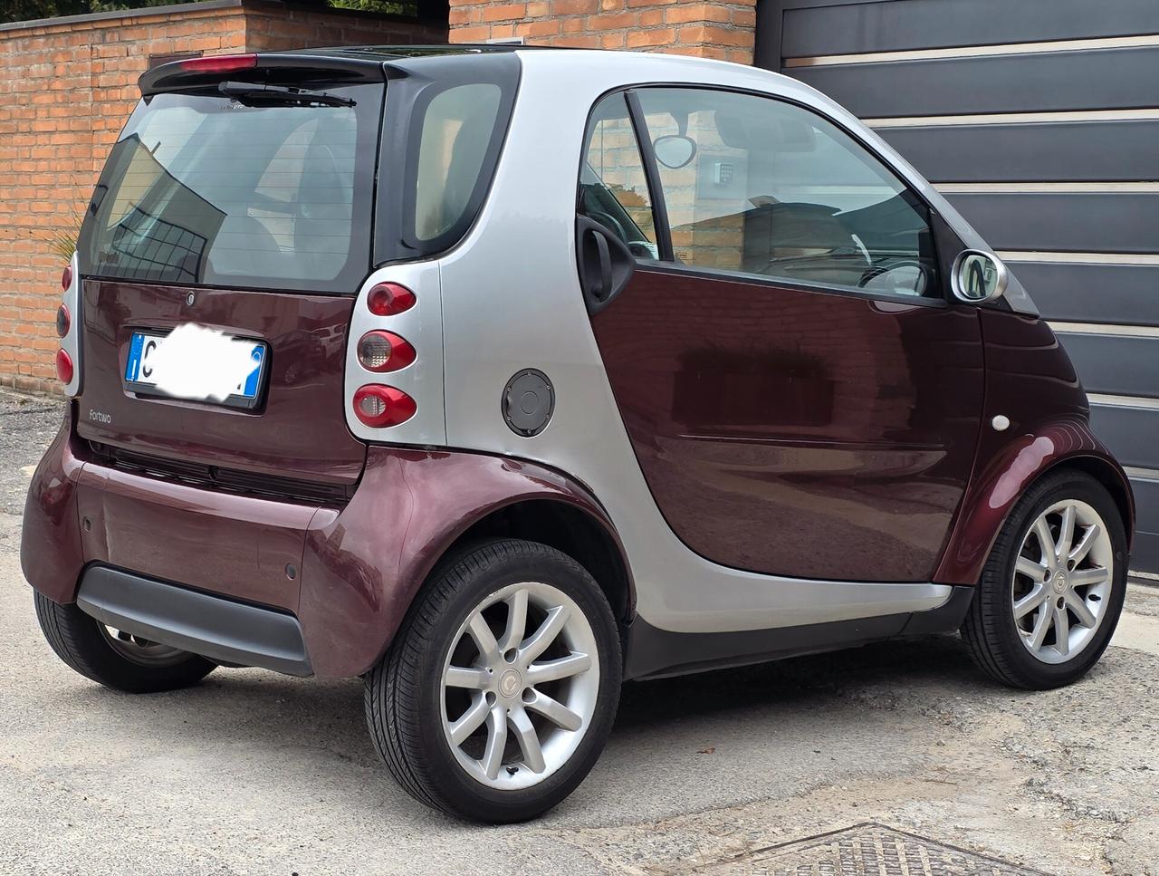 Smart ForTwo 700 coupé pure (45 kW)