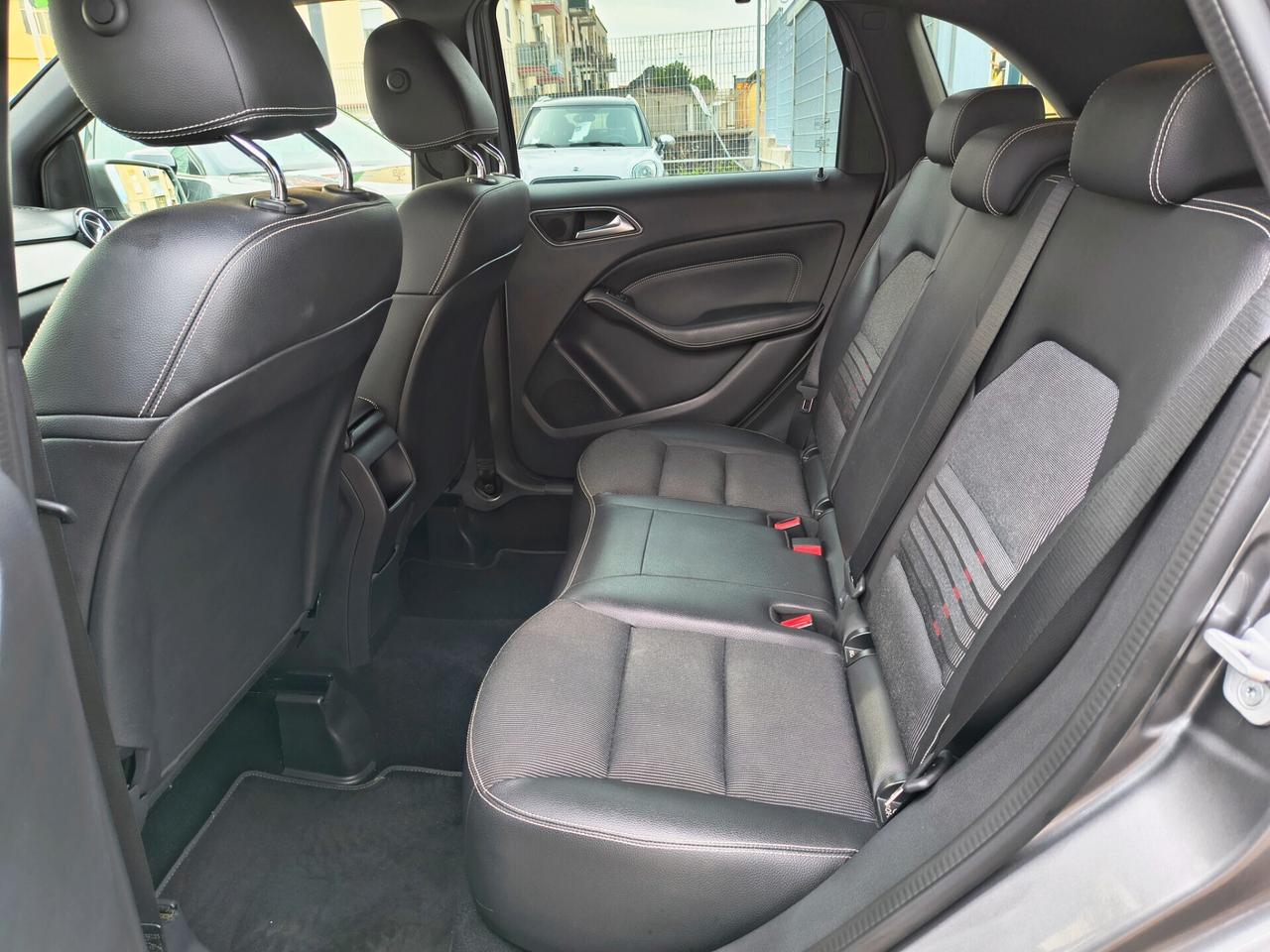 MERCEDES-BENZ AUTOMATICA B 180 DIESEL PREMIUM 2018