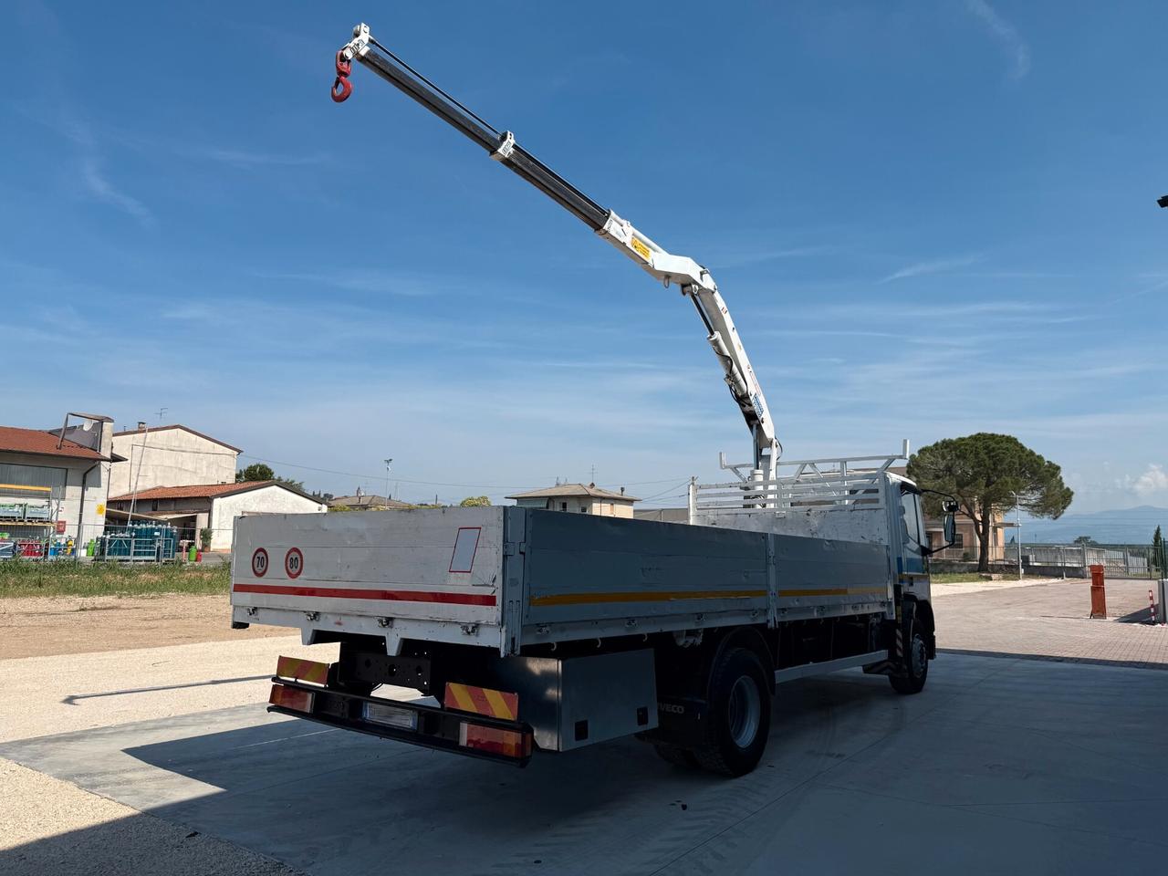 Iveco Eurocargo 150E18 cassone + gru SOLO EXPORT