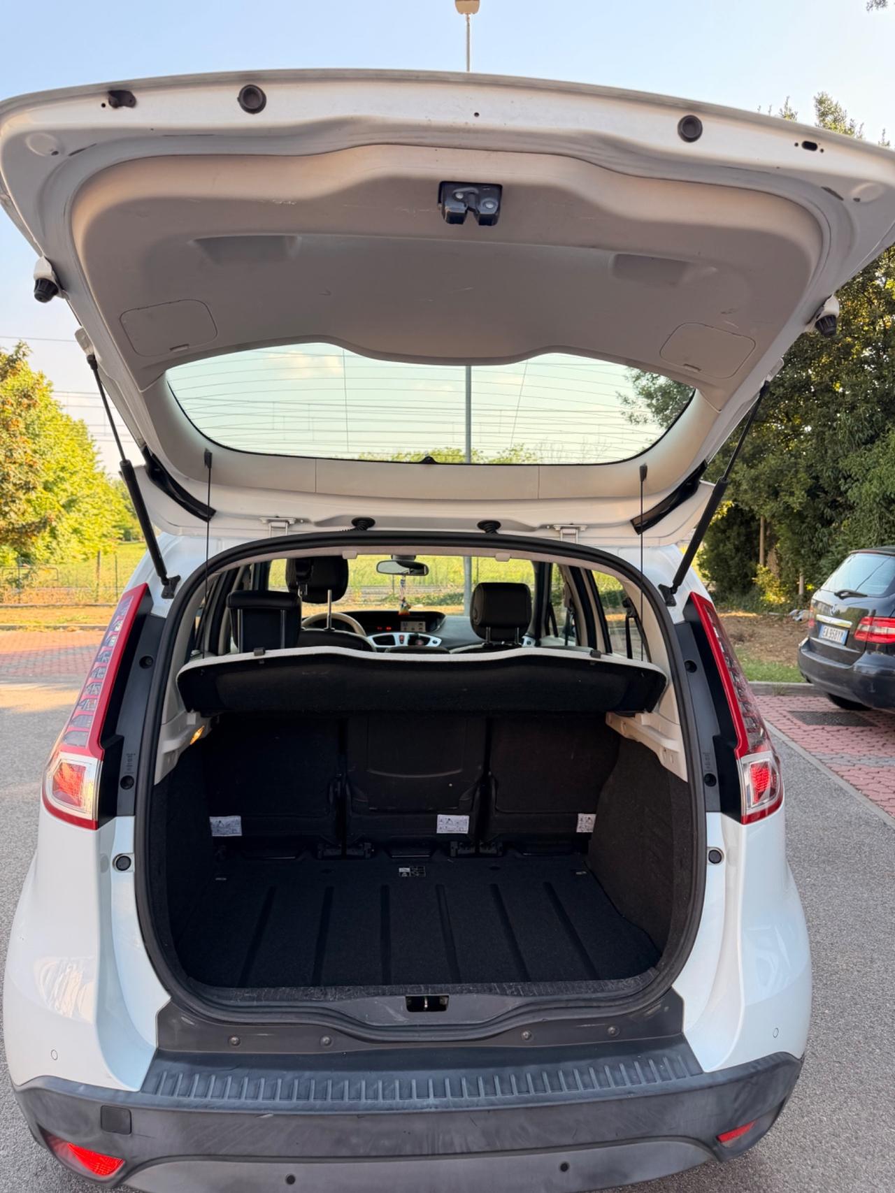 Renault Scenic 1.5DCI 2011 neopatentati pronto uso pelle navi