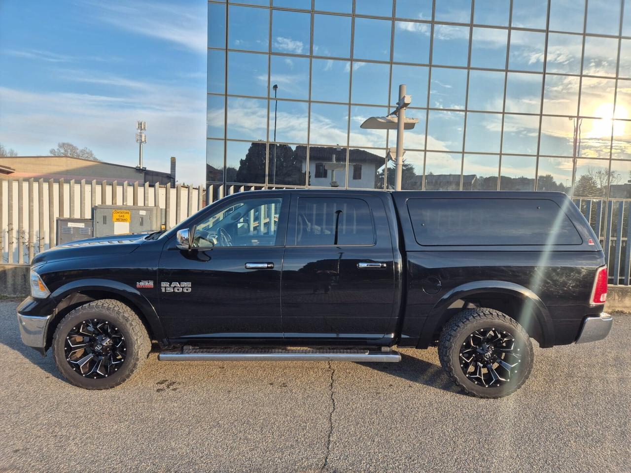 Dodge RAM 1500 LARAMIE 2014