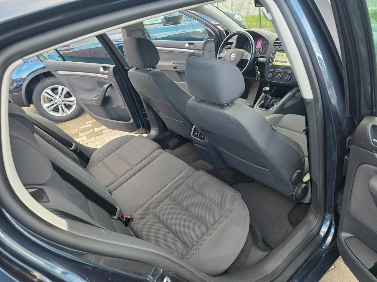 Volkswagen Golf 2.0 16V TDI 4x4 vista provata piaciuta