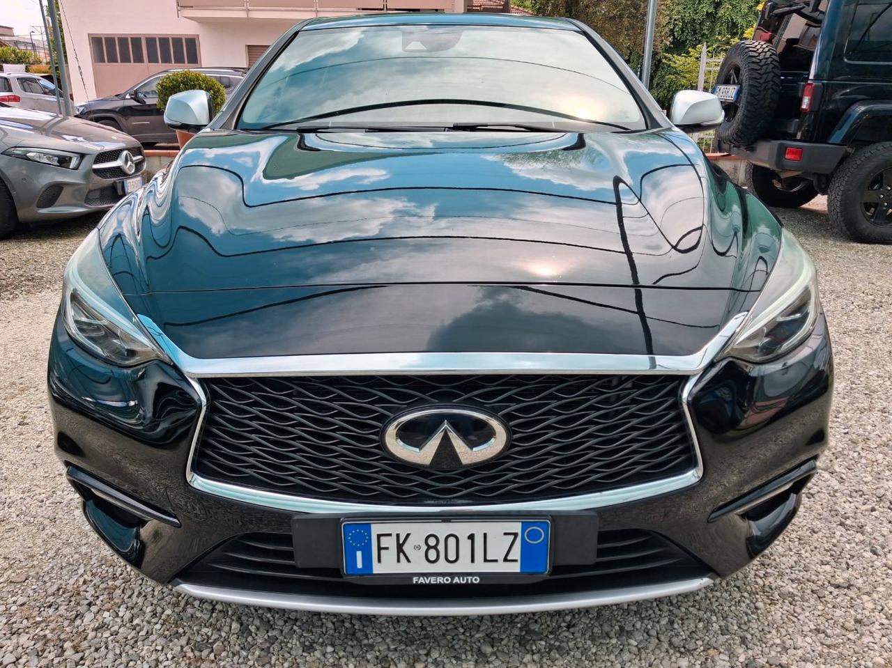 Infiniti Q30 1.5d Premium City Black 109cv