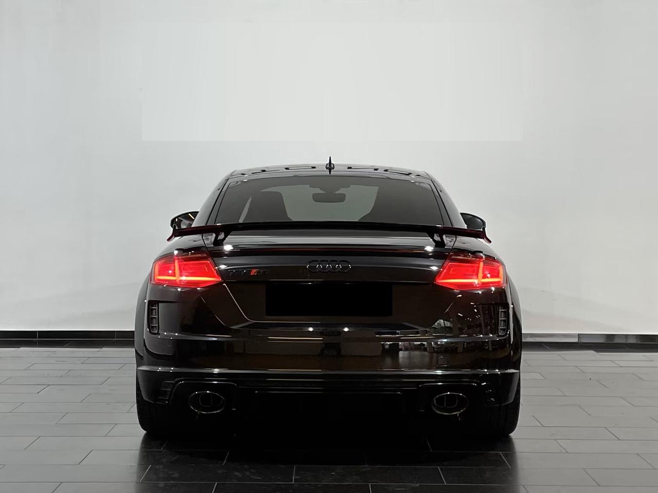 Audi TT RS 2.5 TFSI quattro scarico sportivo telecamera
