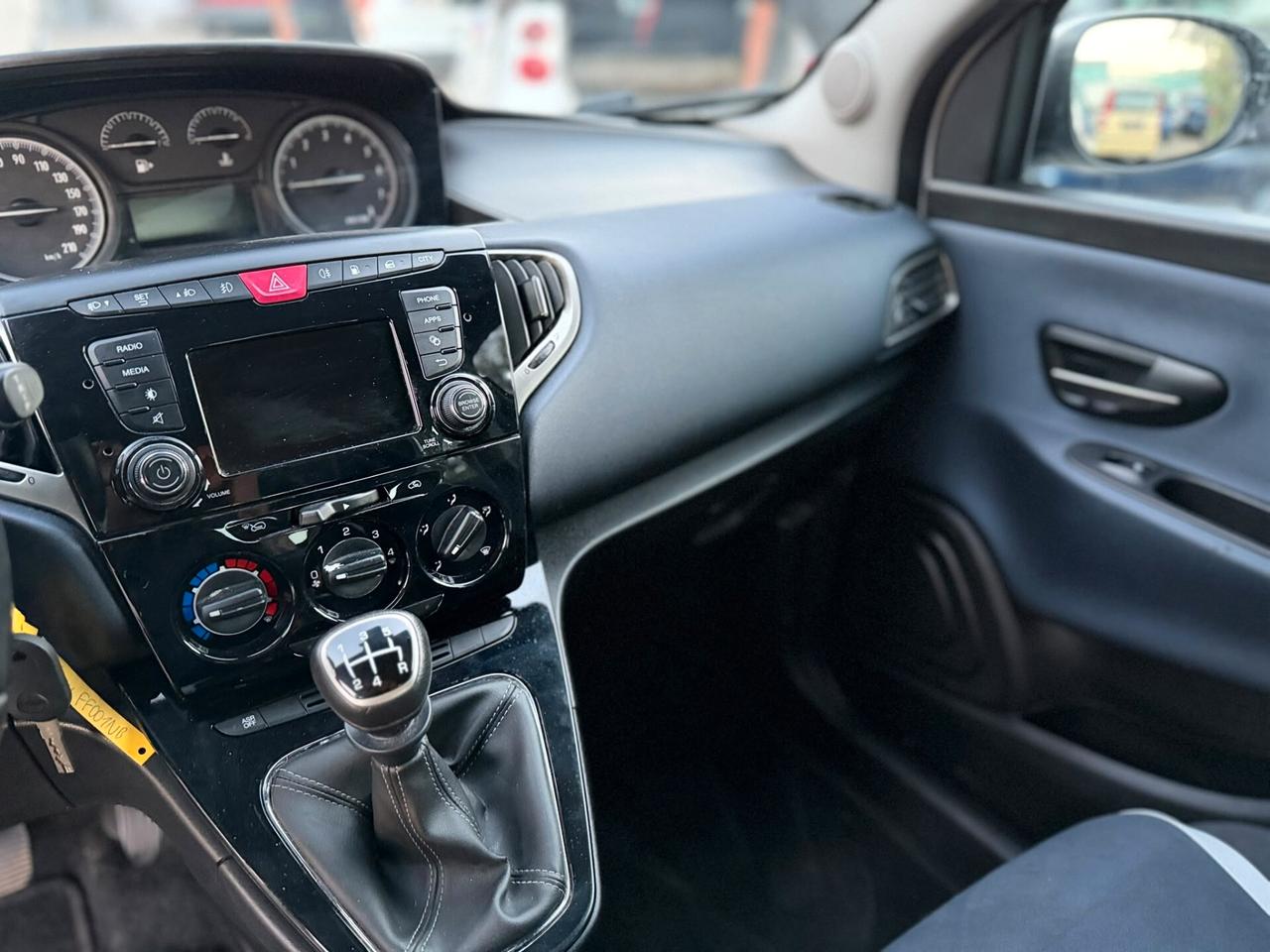 Lancia Ypsilon 1.2 69 CV 5 porte GPL Ecochic Gold