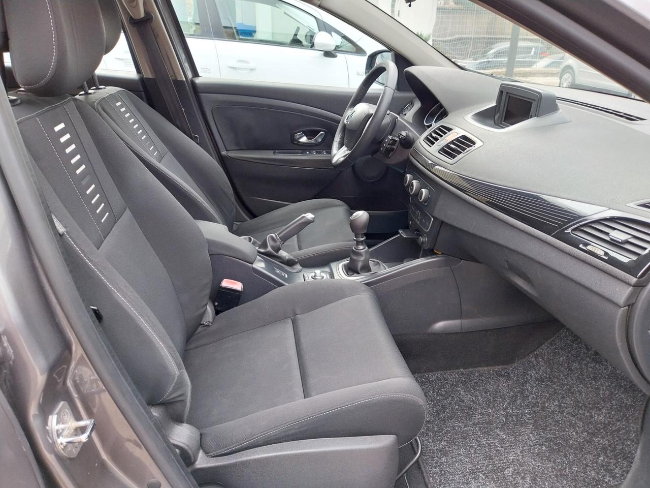 RENAULT MEGANE 1.5 DIESEL STATION WAGON 2011