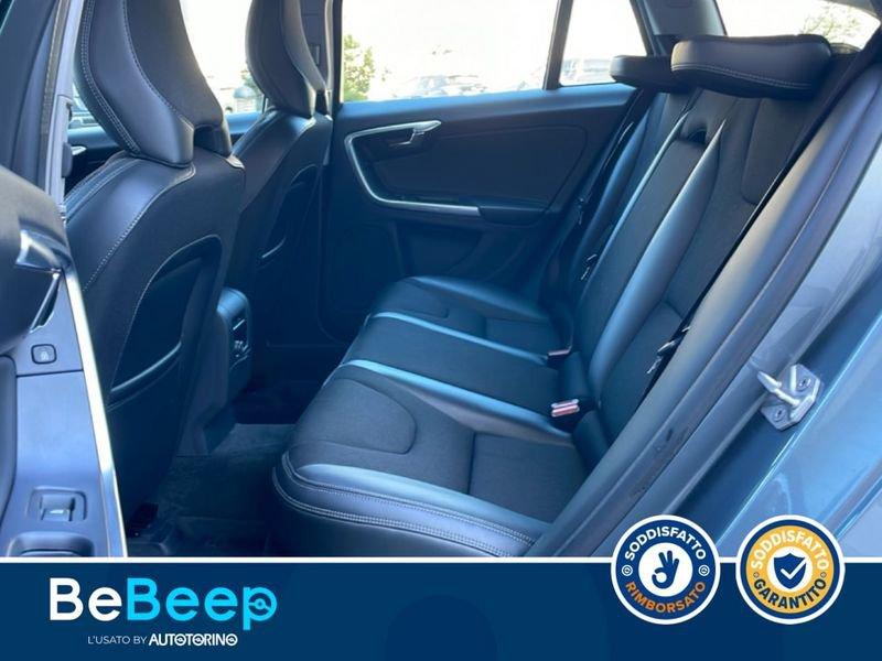 Volvo V60 Cross Country 2.4 D4 MOMENTUM AWD GEARTRONIC