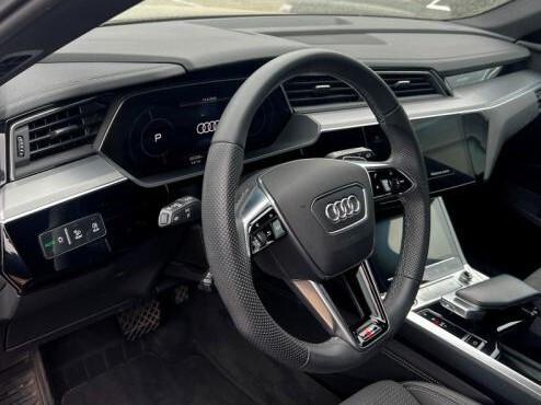 Audi e-tron Etron 55 QUATTRO S-LINE BLACKLINE MATRIX 360° 21"