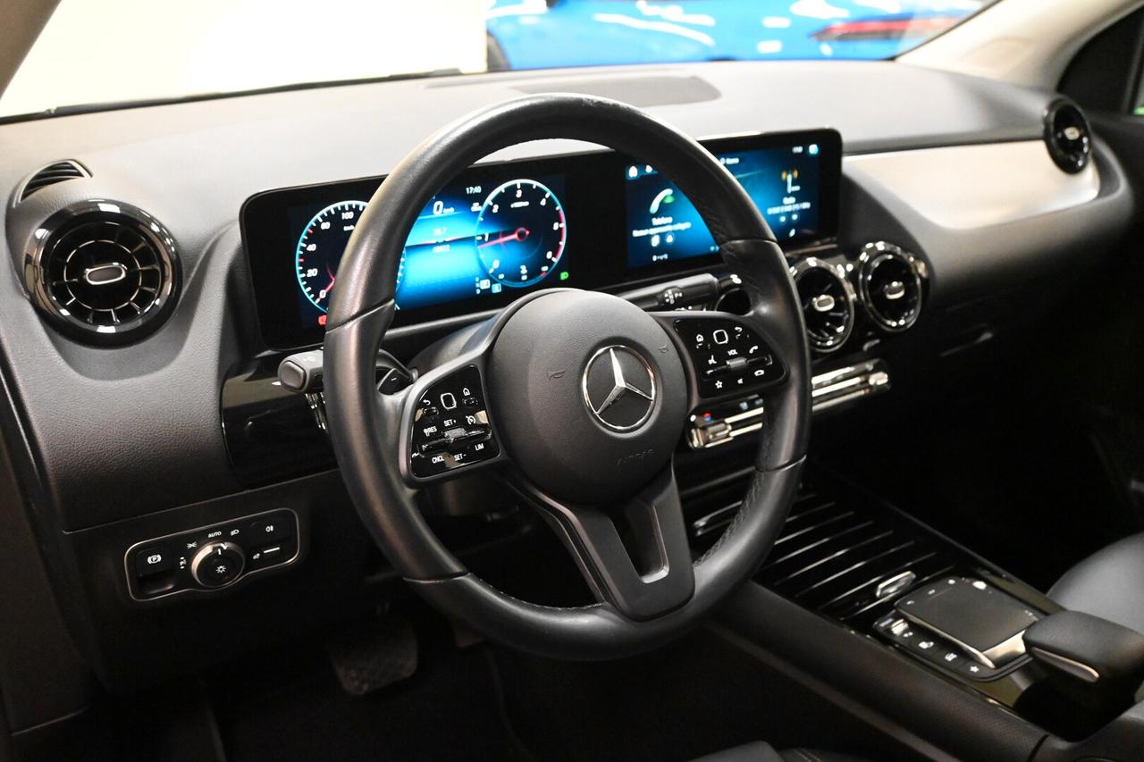 MERCEDES GLA (H247) GLA 180 d Automati...