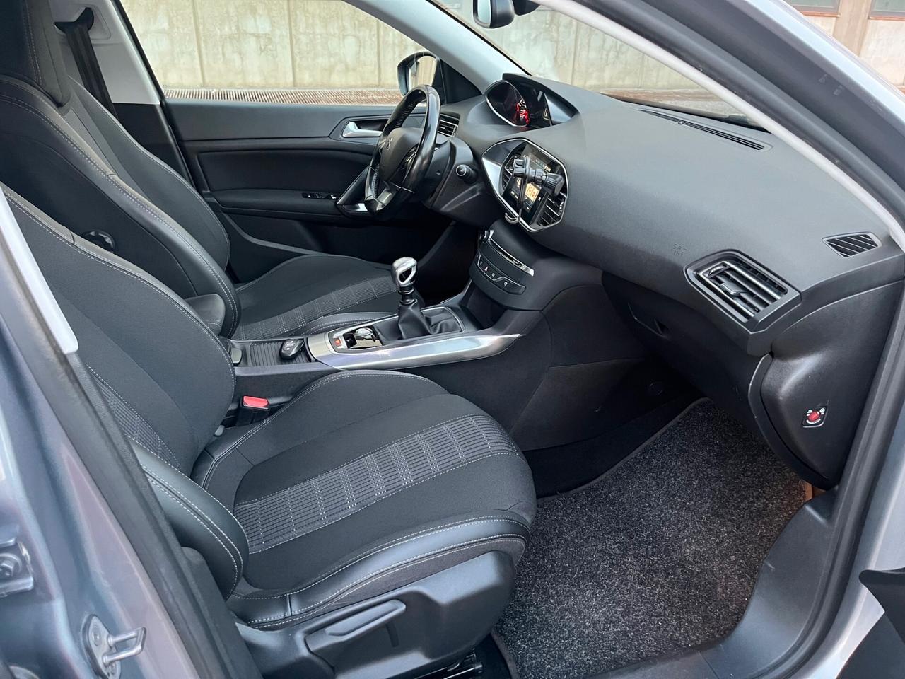 Peugeot 308 BlueHDi 130 S&S Allure