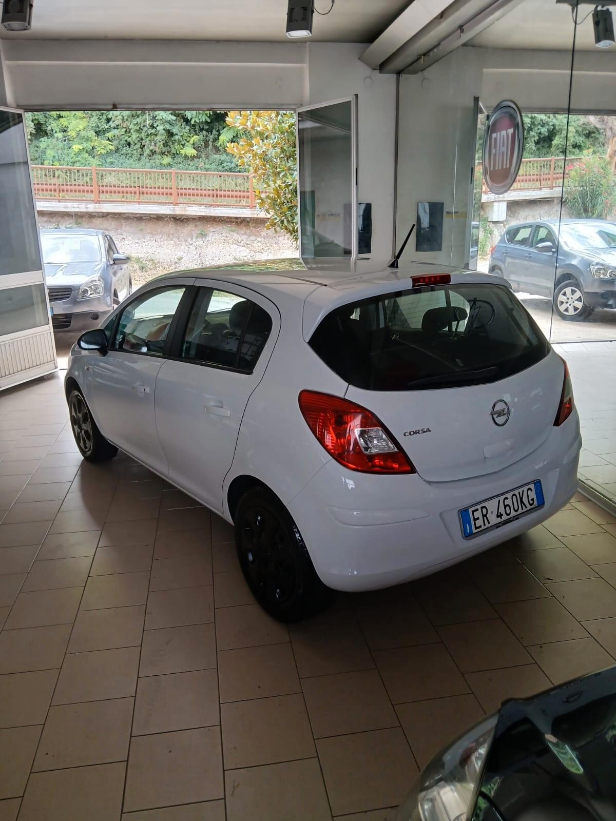Opel Corsa 1.2 85CV 5 porte GPL-TECH Edition