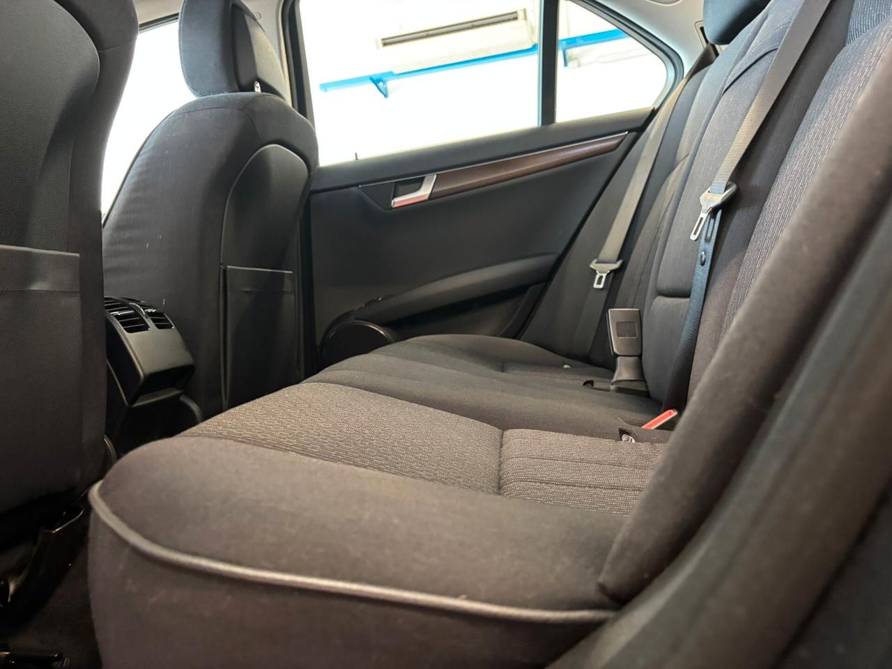 Mercedes-benz C 220 CDI ELEGANCE BlueEFFICIENTY Automatic