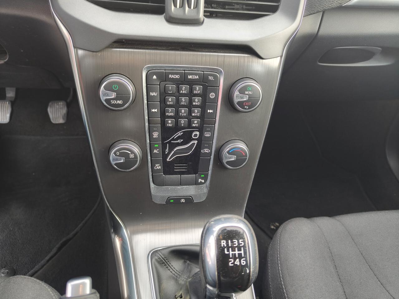 Volvo V40 D2 1.6d summum