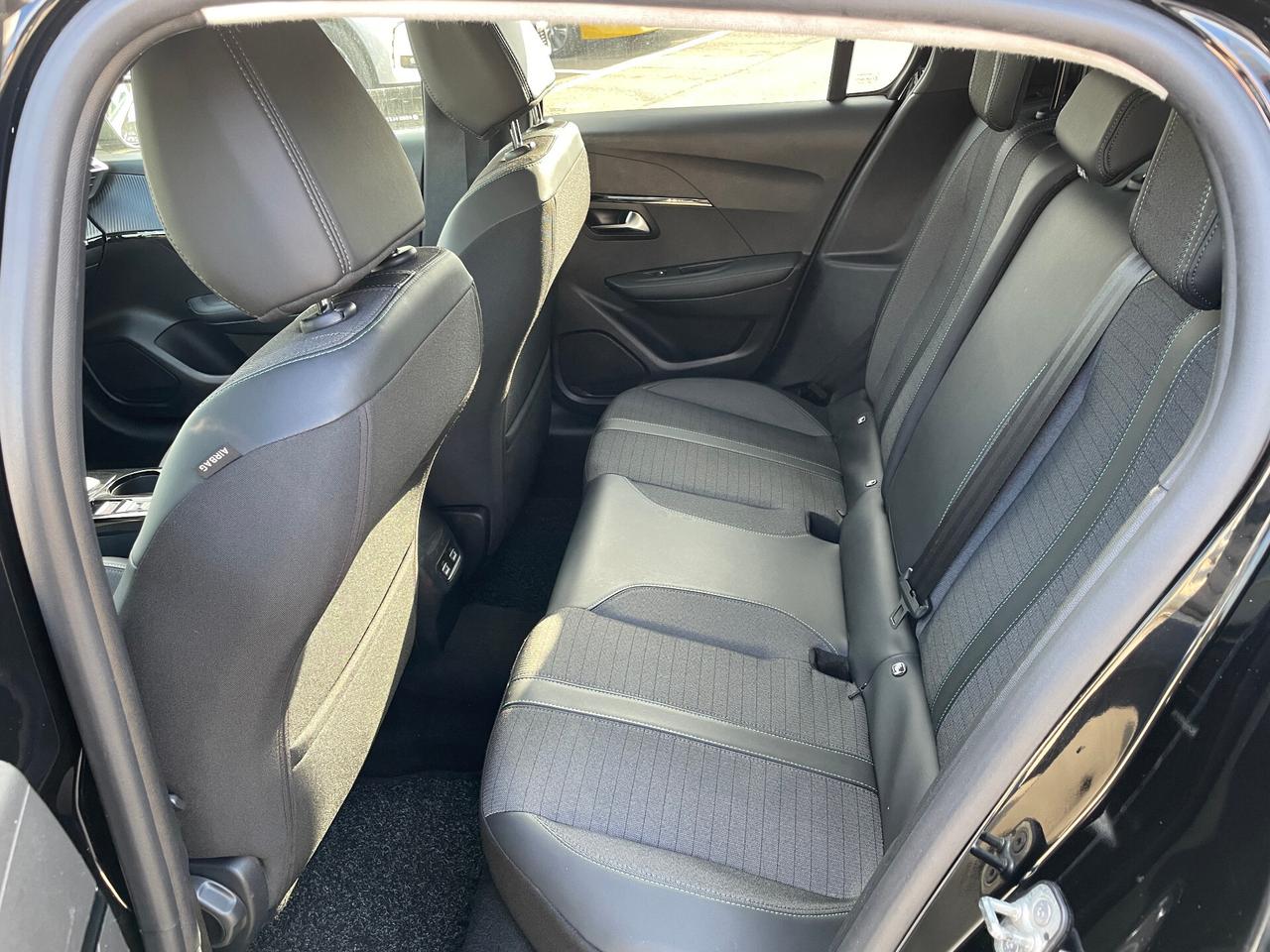 Peugeot 208 1.2 PureTech 100cv EAT8 5 porte Allure Pack